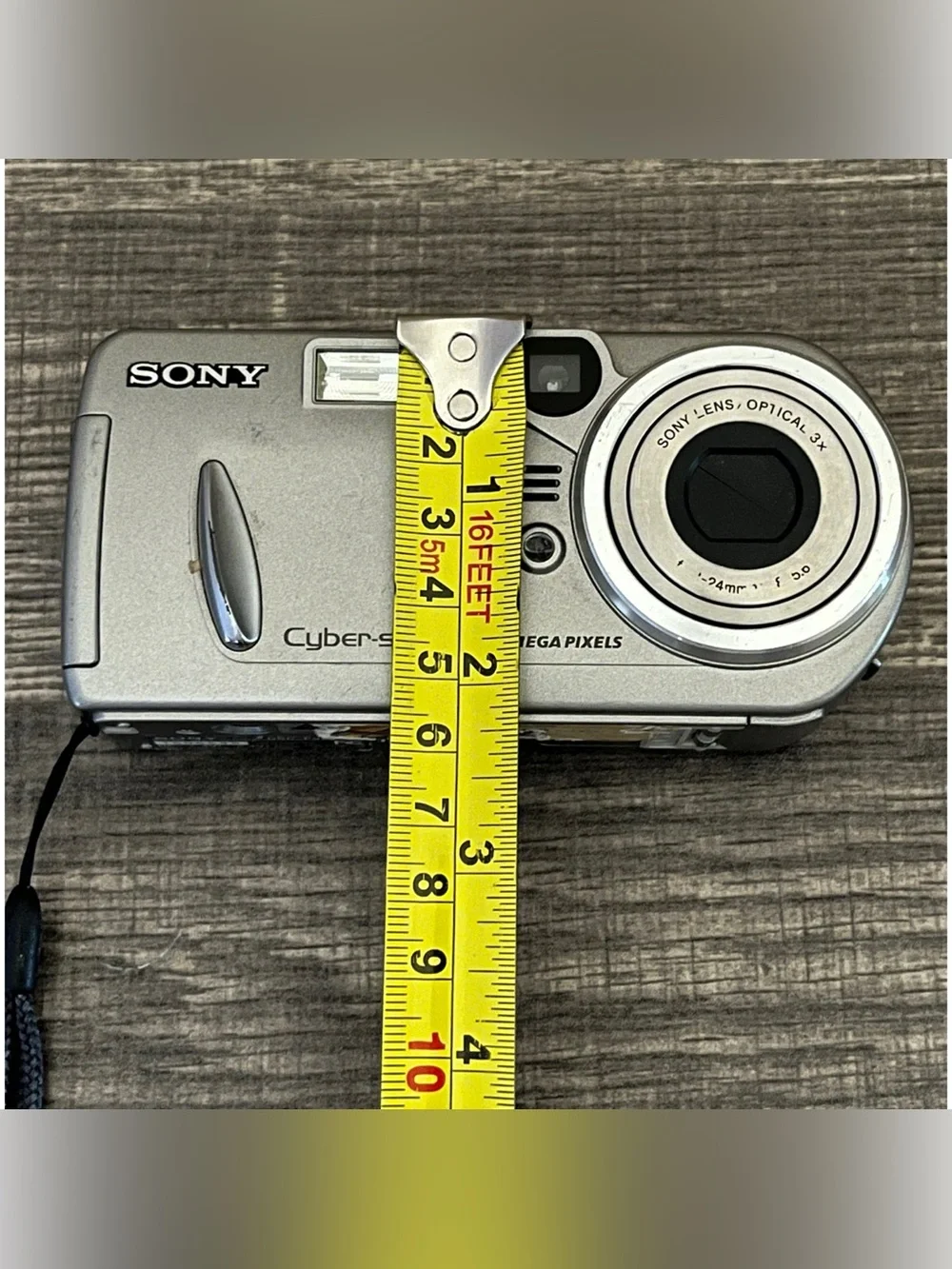 Sony Cyber-shot DSC-P92 5.0 Megapixel Digital Camera